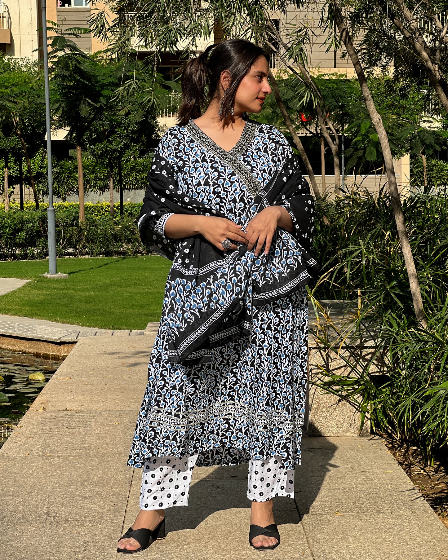 Black & Blue Floral Print Rayon Kurti Set with Malmal Dupatta & Pants