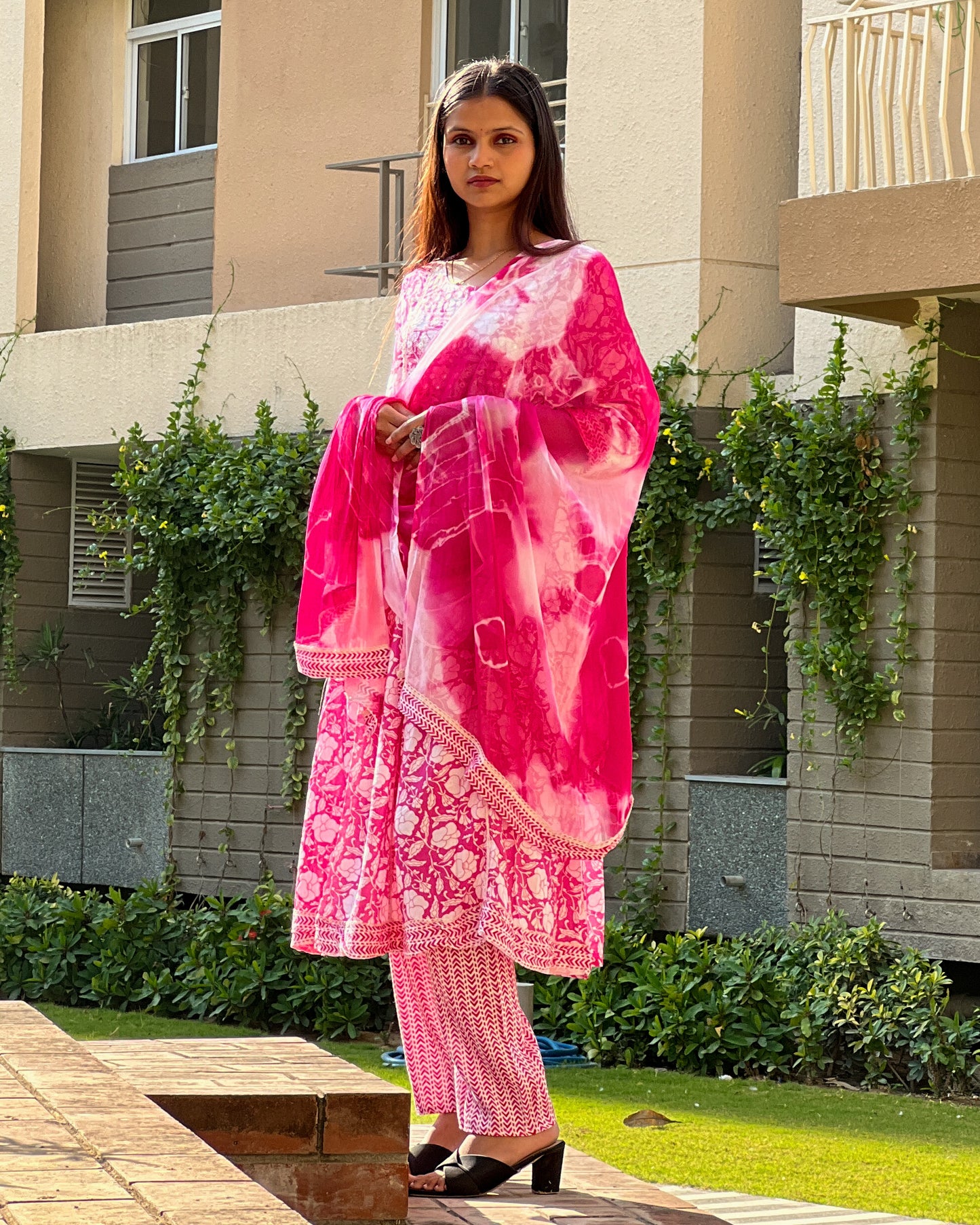 Blossom Pink Rayon Ethnic Printed Suit Set with Chiffon Dupatta