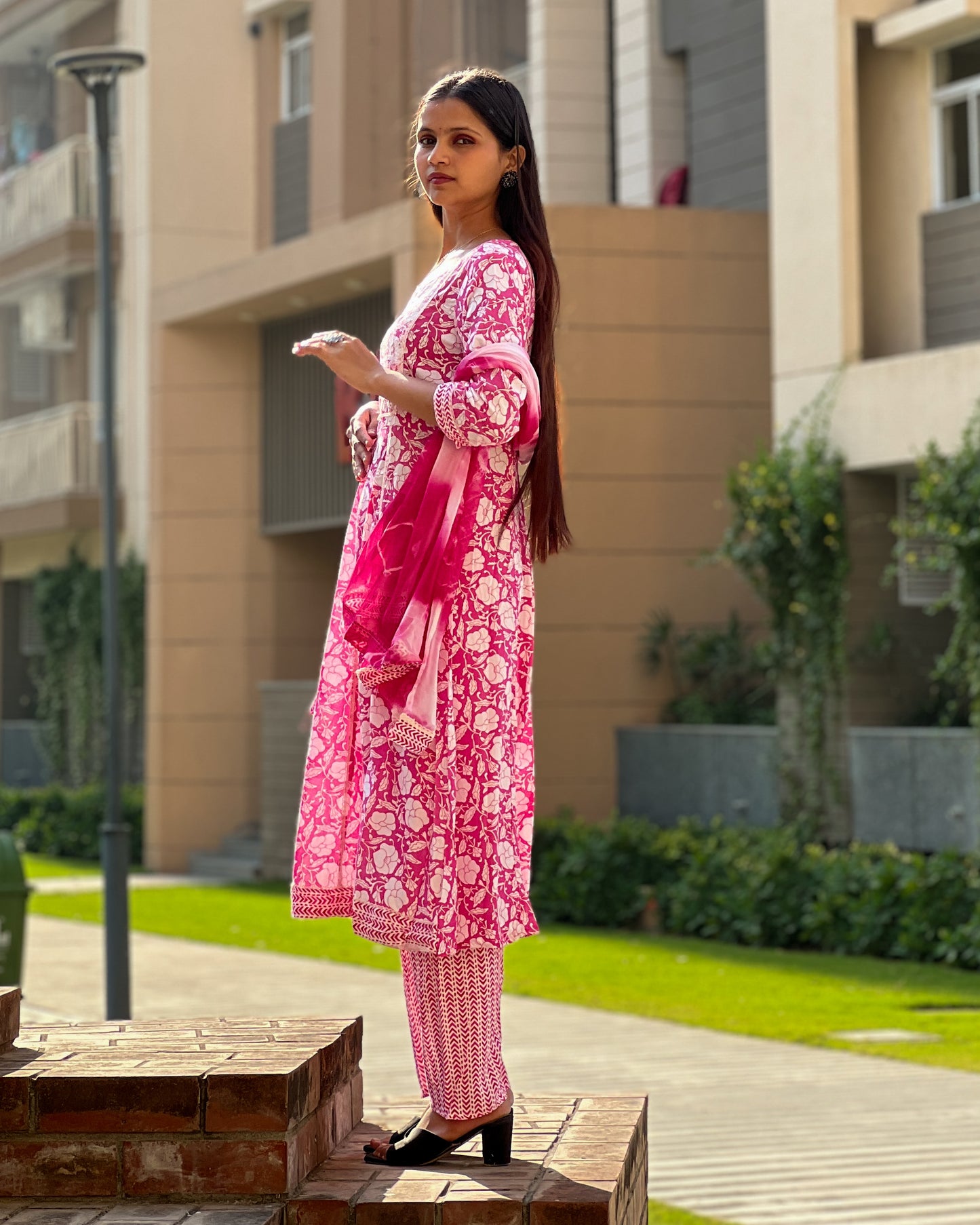 Blossom Pink Rayon Ethnic Printed Suit Set with Chiffon Dupatta