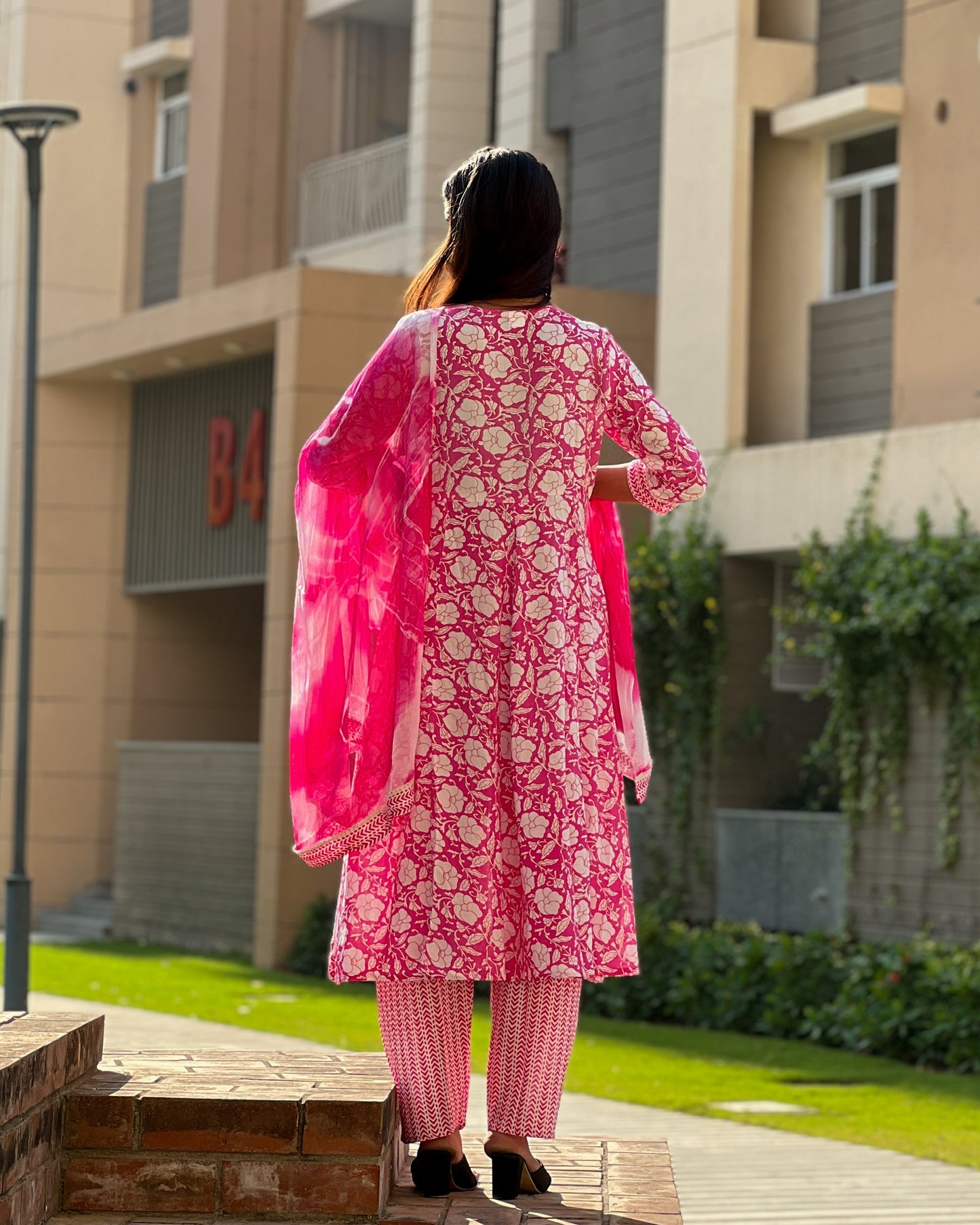 Blossom Pink Rayon Ethnic Printed Suit Set with Chiffon Dupatta